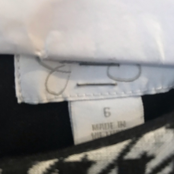 Jessica Simpson houndstooth sheath dress, size 6. - Picture 3 of 5